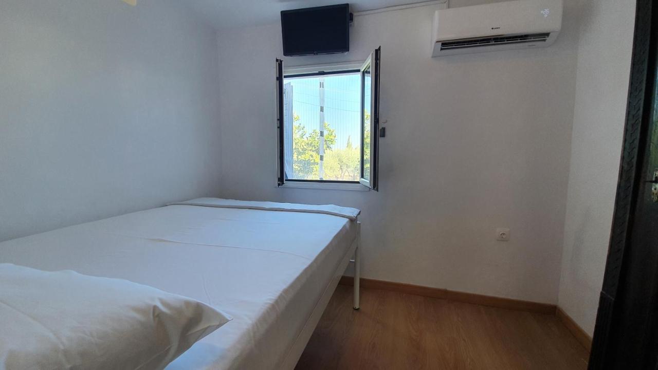 Golden Beach, Little Troll House 3 Chrisi Akti (Paros) Exterior foto